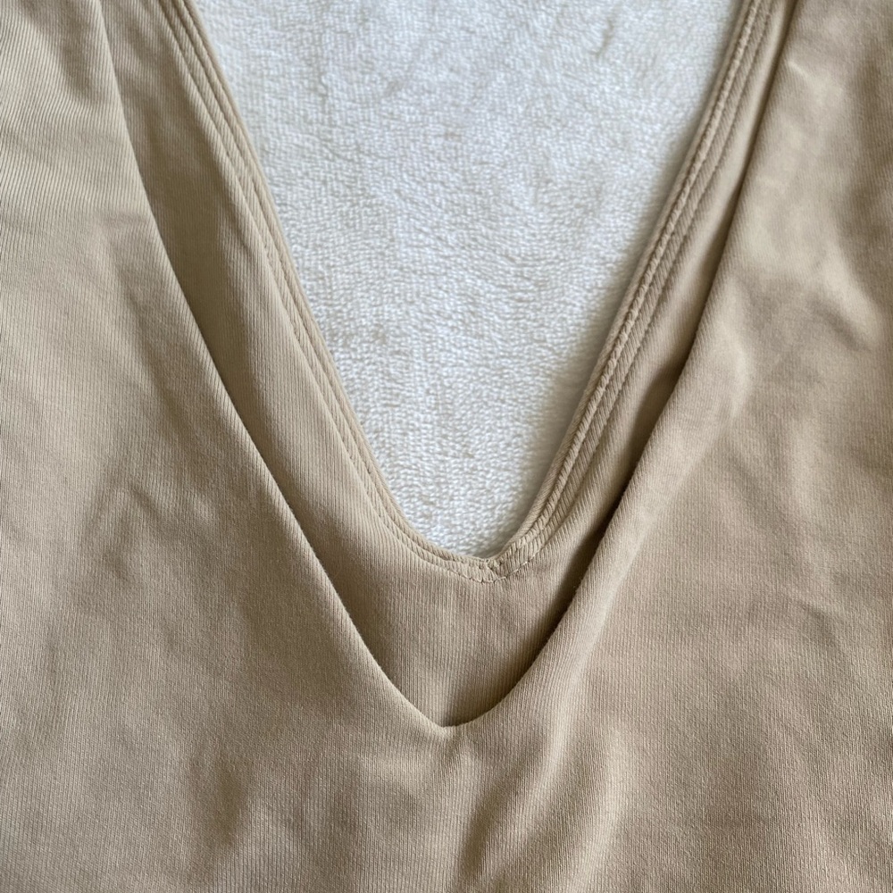 Aritzia Babaton Contour Bodysuit - Picture 9 of 10